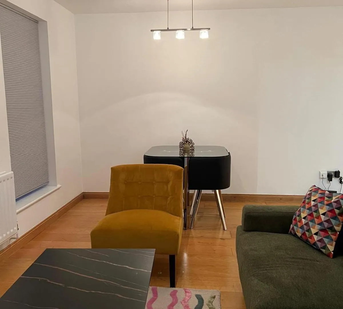 Apartment Luxurious 2 Bedroom Flat Britannia Village London