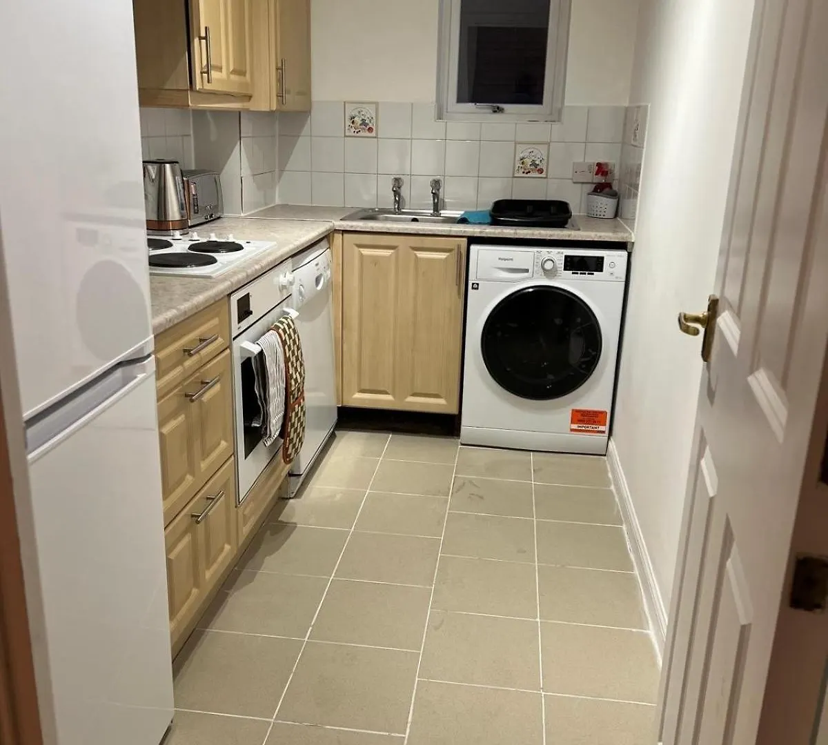 Luxurious 2 Bedroom Flat Britannia Village London Apartment