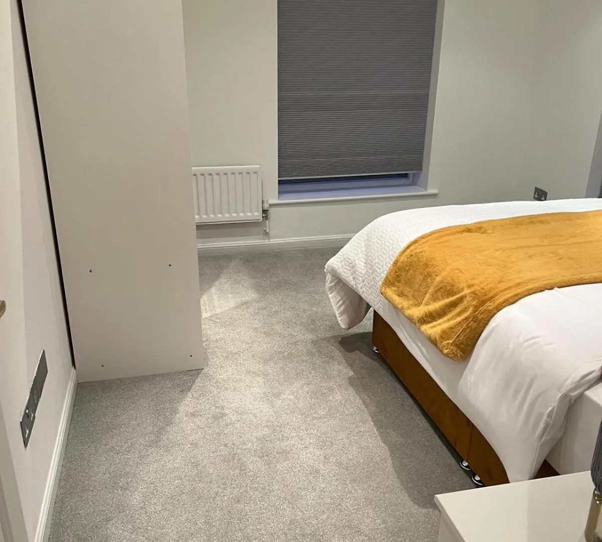Luxurious 2 Bedroom Flat Britannia Village London